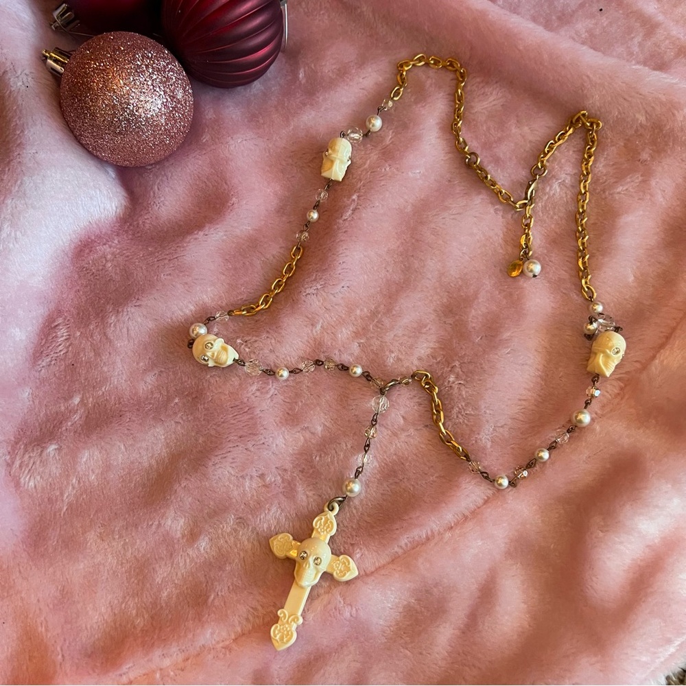 RARE Tarina Tarantino Ivory Skull Rosary Necklace